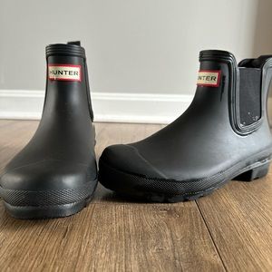 Black Chelsea ankle Hunter boots size 7 $50